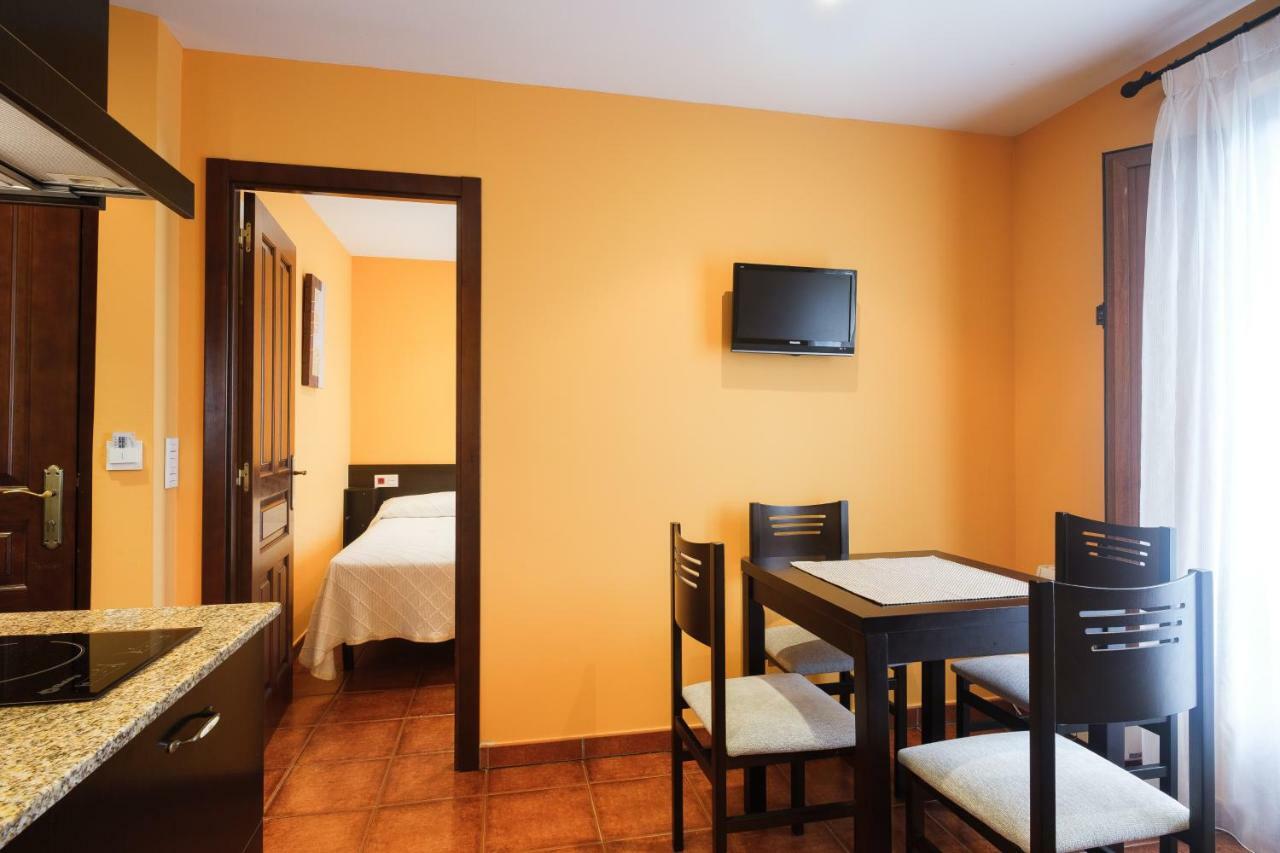 Apartamentos De Herminia Manzaneda  Exterior photo